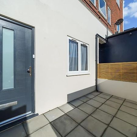 The Solo Haven 20 Min To Central Londres Exterior foto